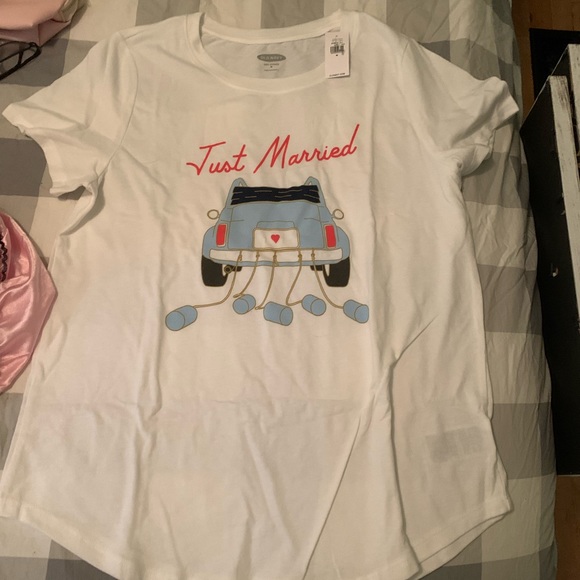 Old Navy Tops - Just married shirt